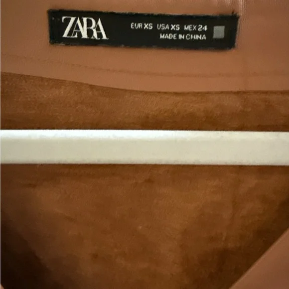 Zara AW21 Beige-Pink Vegan Leather V Neck Short Tiered Dress Size XS - Picture 5 of 6